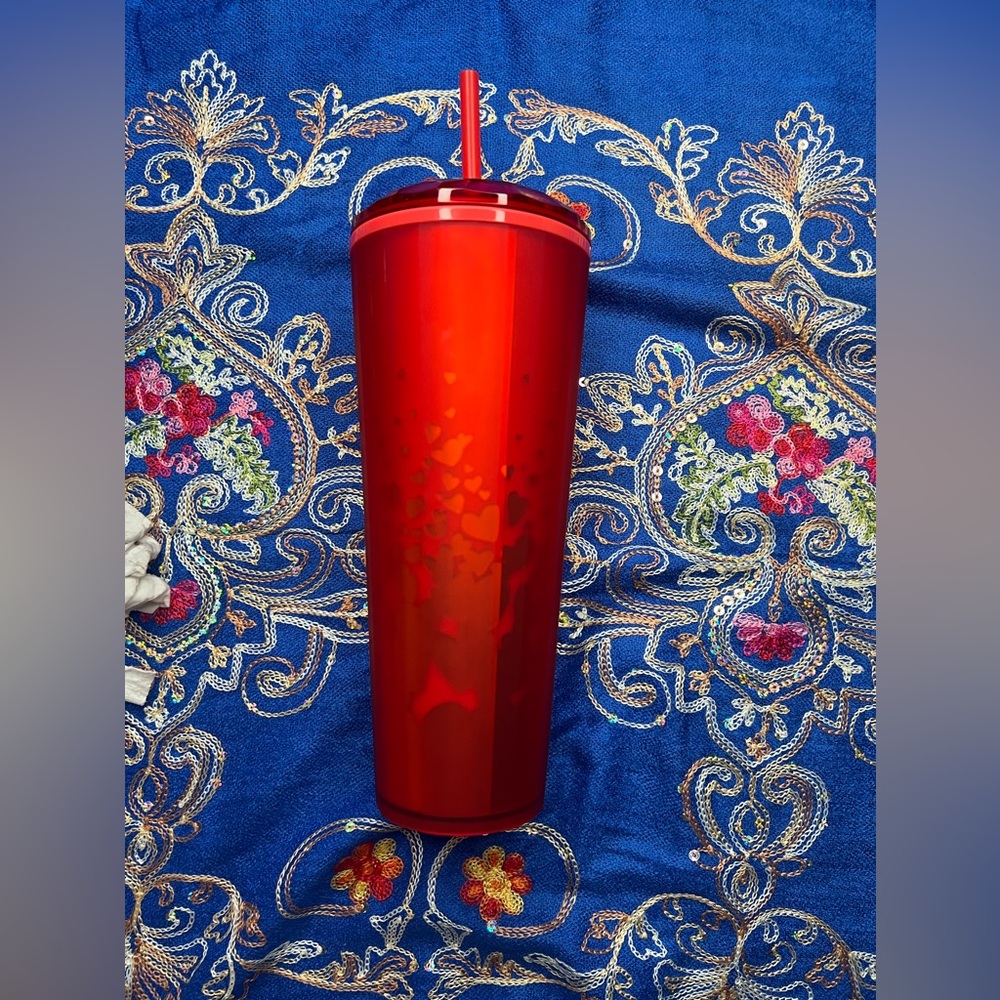 Starbucks Valentine’s Day tumbler edition